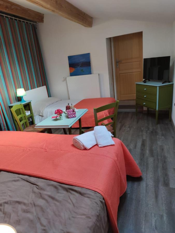 Chambre D'Hotes "Le Village" Villenouvelle Luaran gambar