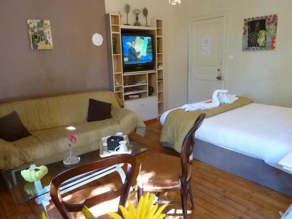 Chambre D'Hotes "Le Village" Villenouvelle Bilik gambar