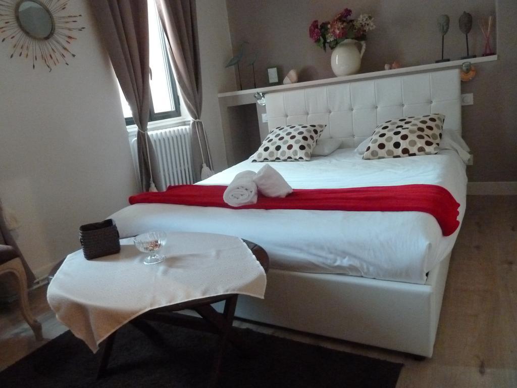 Chambre D'Hotes "Le Village" Villenouvelle Luaran gambar