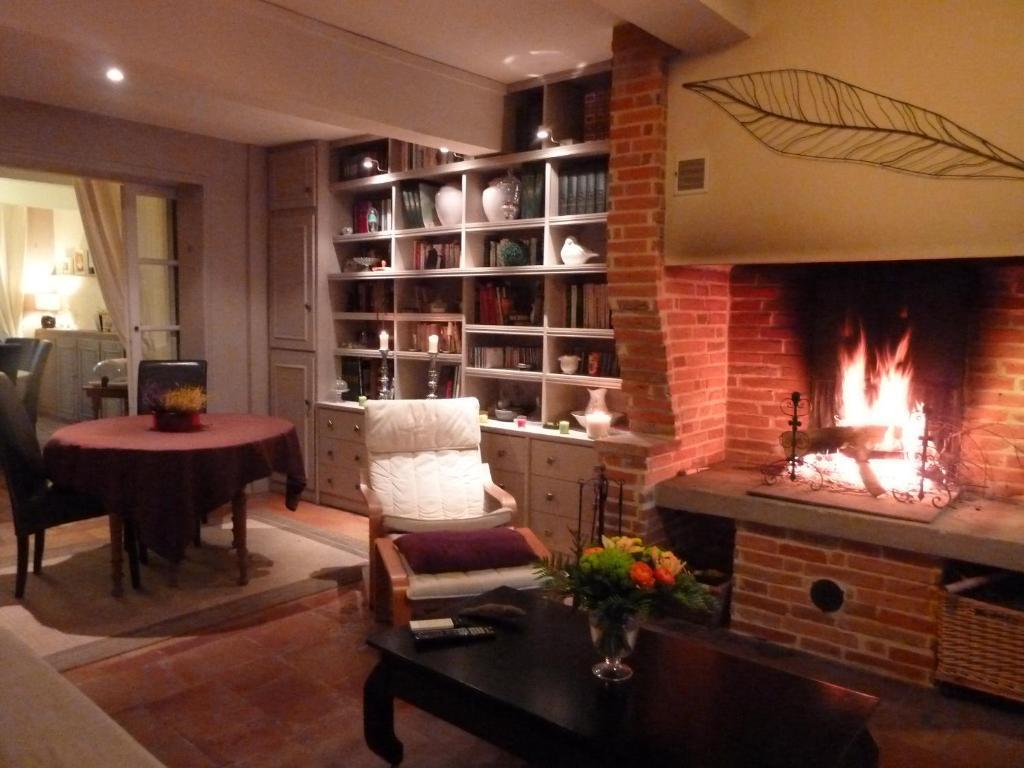 Chambre D'Hotes "Le Village" Villenouvelle Luaran gambar