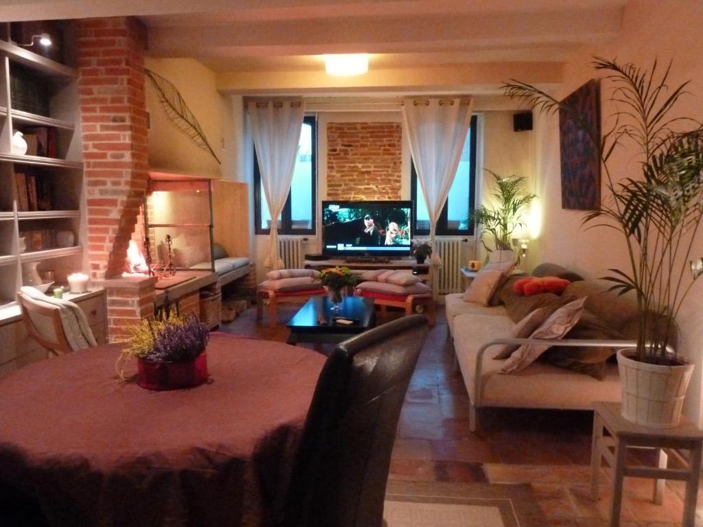 Chambre D'Hotes "Le Village" Villenouvelle Luaran gambar